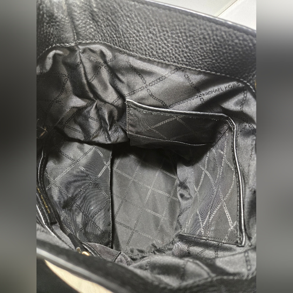 Michael Kors Black Bucket Bag with Gold Details - Picture 4 of 12